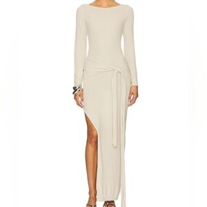 BRAND NEW Maxi Dress Smoke & Pet Free Home